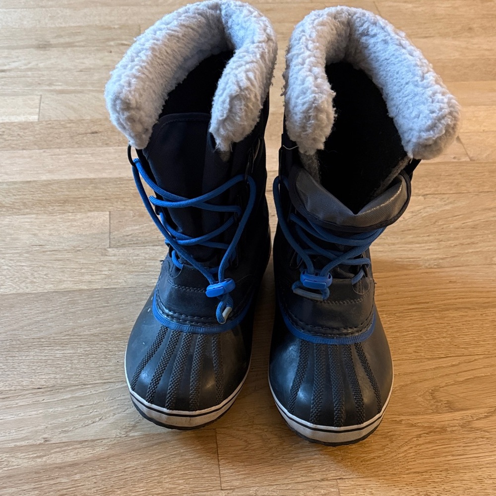 EUC Sorel Snow Boots Boys 5